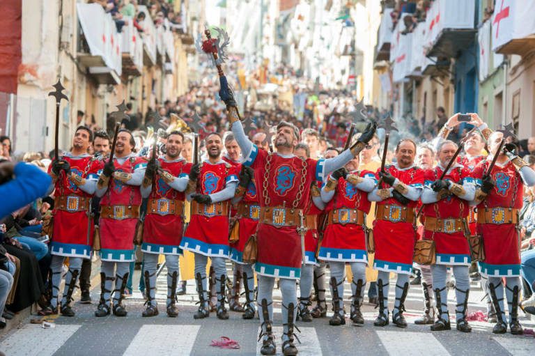 Algunas fechas señaladas en España 2 moros y cristianos